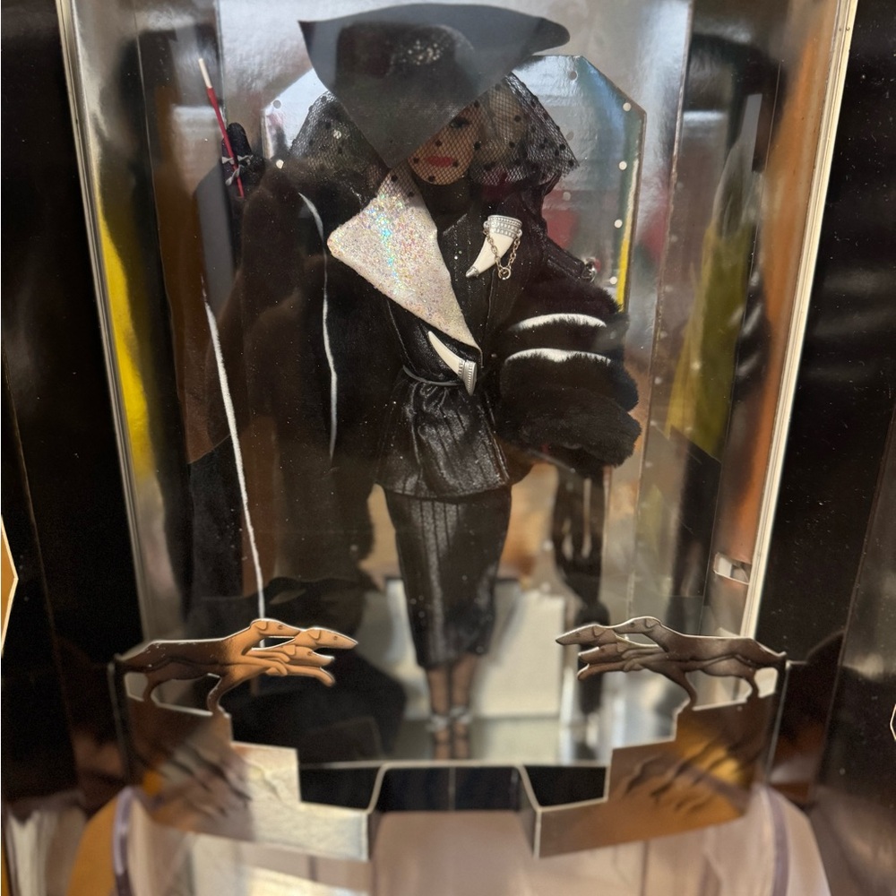 101 Dalmatian Cruella live action doll.